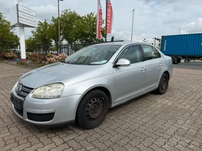 Gebraucht VW Jetta Comfortline 116 PS (85 kW) 2006 Silber Limousine