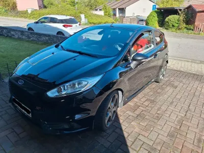 Gebraucht Ford Fiesta Sport 182 PS (133 kW) 2016 Schwarz Kleinwagen