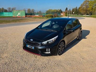 Second-hand Kia Ceed 204 CP (150 kW) 2014 Negru Hatchback