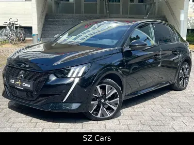 Gebraucht Peugeot e-208 GT 100 kW (136 PS) 2021 Schwarz Kleinwagen