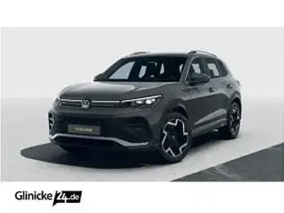 Neu VW Tiguan R-line 150 PS (110 kW) 2025 Grau (uranograu) SUV