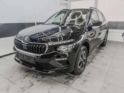 Neu Skoda Kamiq Easy 116 PS (85 kW) 2026 Schwarz metallic SUV