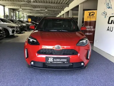 Gebraucht Toyota Yaris Business Edition 92 PS (67 kW) 2025 Rot Kleinwagen