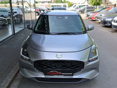 Gebraucht Suzuki Swift Club 83 PS (61 kW) 2025 Silber Kleinwagen