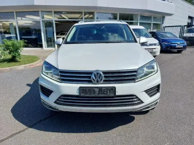 Gebraucht VW Touareg 262 PS (192 kW) 2015 Oryx white motherofpearl effec SUV