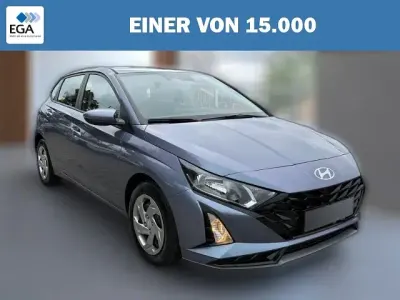 Gebraucht Hyundai i20 Essential 101 PS (74 kW) 2024 Metallic Kleinwagen