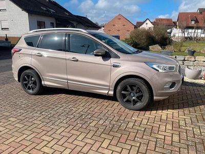 Gebraucht Ford Kuga Vignale 182 PS (133 kW) 2018 Beige SUV