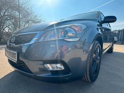 Gebraucht Kia Ceed Sportswagon Vision 125 PS (91 kW) 2011 Grau Kombi