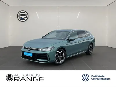 Gebraucht VW Passat R-line 150 PS (110 kW) 2025 Grün Kombi
