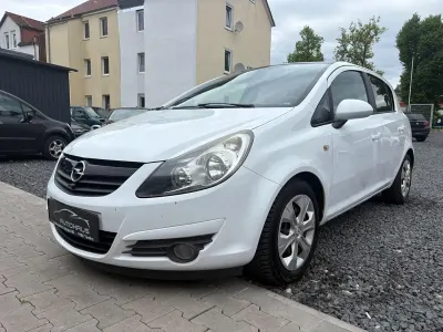 Gebraucht Opel Corsa Color Edition 101 PS (74 kW) 2011 Weiß Kleinwagen