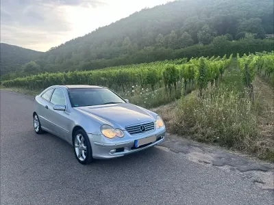 Gebraucht Mercedes C180 143 PS (105 kW) 2001 Silber Coupé