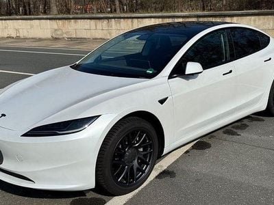 Gebraucht Tesla Model 3 Long Range RWD 235 kW (320 PS) 2024 Weiß Limousine
