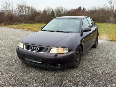 Violet Gebraucht 2002 Audi A3 Limousine | 499 € (Guter Preis)