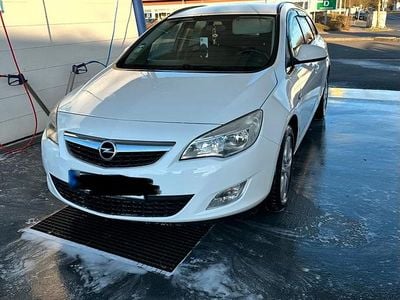 Gebraucht Opel Astra 2011 Weiß Limousine