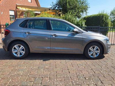 Gebraucht VW Polo Comfortline 90 PS (66 kW) 2018 Grau Kleinwagen