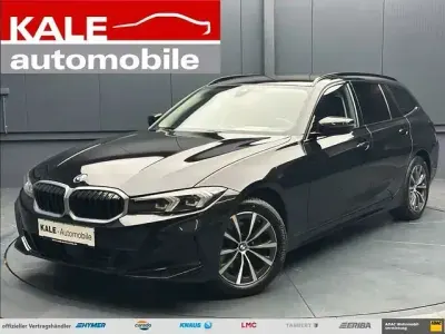 Gebraucht BMW 320 Sport Line 190 PS (139 kW) 2023 Black sapphire metallic Kombi