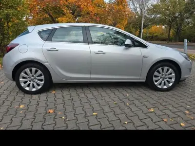 Gebraucht Opel Astra Innovation 179 PS (131 kW) 2010 Silber Kombi