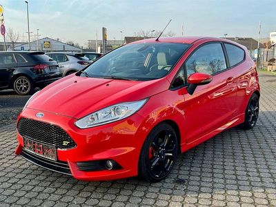 Sonderlackierung lavarot met. Gebraucht 2014 Ford Fiesta ST Kleinwagen | 9.600 € (Fairer Preis)