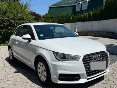 Gebraucht Audi A1 Attraction 90 PS (66 kW) 2015 Weiß Kleinwagen