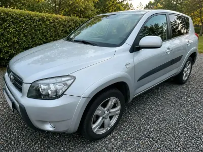 Gebraucht Toyota RAV4 177 PS (130 kW) 2006 Silber SUV