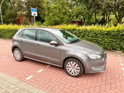 Gebraucht VW Polo 70 PS (51 kW) 2010 Grau Kleinwagen