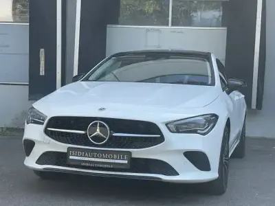 Gebraucht Mercedes CLA200 Shooting Brake Night 150 PS (110 kW) 2023 Weiß Kombi