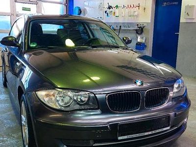 Gebraucht BMW 118 143 PS (105 kW) 2009 Grau Kleinwagen