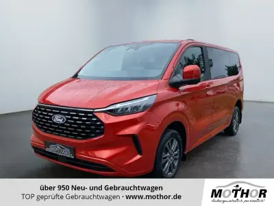 Gebraucht Ford Tourneo Custom Titanium 136 PS (100 kW) 2024 Rot Van