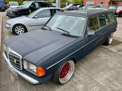 Brugt Mercedes E280 185 HK (136 kW) 1983 Sort Stationcar