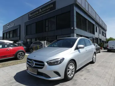 Gebraucht Mercedes B180 Business 136 PS (100 kW) 2019 Iridiumsilber  metalliclack Van / Kleinbus