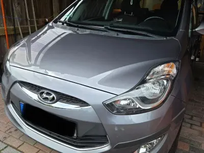 Gebraucht Hyundai ix20 Edition 90 PS (66 kW) 2015 Grau Kleinwagen