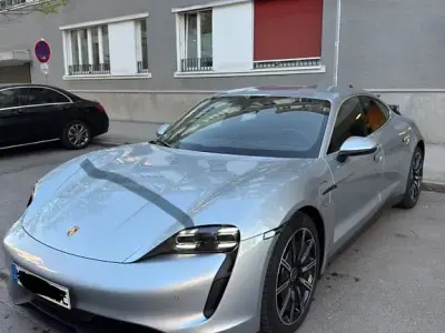 Usata Porsche Taycan 4S Performance Package 389 kW (530 CV) 2021 Grigio Berlina