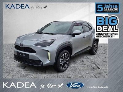 Neu Toyota Yaris Hybrid 131 PS (96 kW) 2025 Silver metallic Kleinwagen