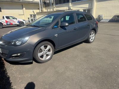 Gebraucht Opel Astra Edition 136 PS (100 kW) 2014 Kombi