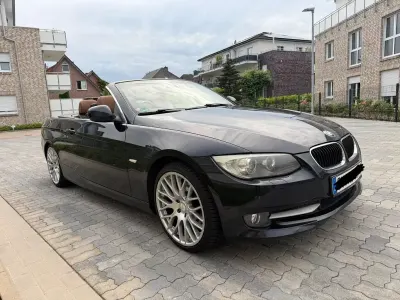 Gebraucht BMW 320 Cabriolet M Sport 177 PS (130 kW) 2010 Schwarz Cabrio
