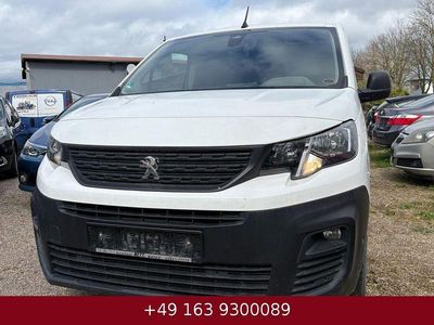 Gebraucht Peugeot Partner Premium 131 PS (96 kW) 2019 Weiß Van / Kleinbus