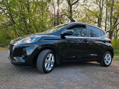 Gebraucht Hyundai i10 Edition 30 67 PS (49 kW) 2021 Schwarz Kleinwagen