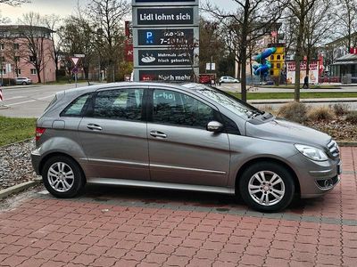 Gebraucht Mercedes B170 120 PS (88 kW) 2006 Silber Van / Kleinbus