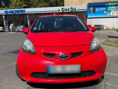 Gebraucht Toyota Aygo 67 PS (49 kW) 2008 Rot Kleinwagen