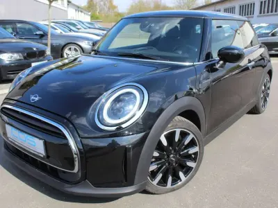 Gebraucht Mini Cooper 136 PS (100 kW) 2023 Schwarz Kleinwagen