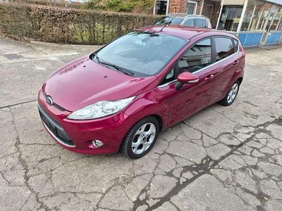 Gebraucht Ford Fiesta Titanium 95 PS (69 kW) 2010 Hot magenta Kleinwagen