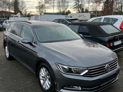 Gebraucht VW Passat 150 PS (110 kW) 2018 Grau Kombi