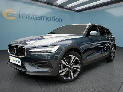 Gebraucht Volvo V60 CC 250 PS (183 kW) 2024 Blau Kombi