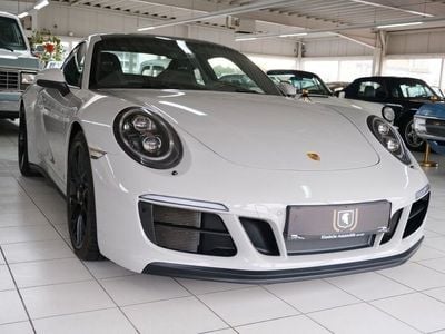 Porsche 911 Carrera GTS