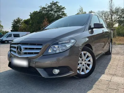 Gebraucht Mercedes B180 122 PS (89 kW) 2012 Grau Kleinwagen