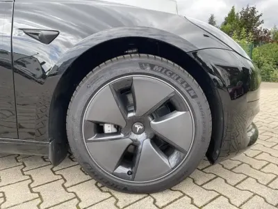 Käytetty Tesla Model 3 239 kW (325 HP) 2022 Musta Sedan