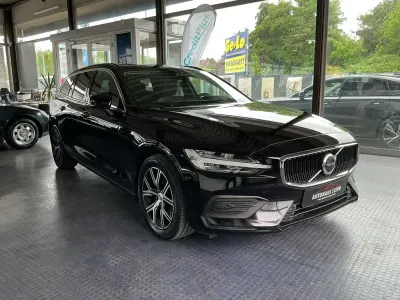 Gebraucht Volvo V60 Core 197 PS (144 kW) 2022 Schwarz Kombi