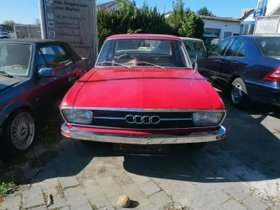 Brugt Audi 100 116 HK (85 kW) 1972 Rød Sedan