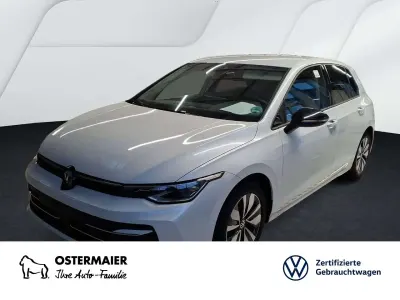 Używany VW Golf VIII Goal 150 KM (110 kW) 2025 Biały Sedan/Limuzyna