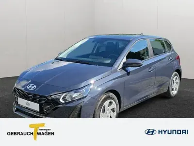 Neu Hyundai i20 Select 90 PS (66 kW) 2026 Grau Kleinwagen